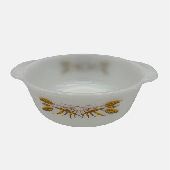 Vintage 1960s Fire King Wheat Pair Round Cake Plates 7" & 8" Anchor Hocking - Picture 4 of 8